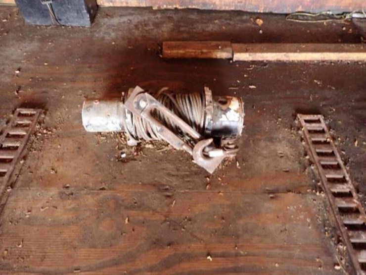 2011-car-mate-trailers-24-ft-t/a-enclosed-trailer-image-25