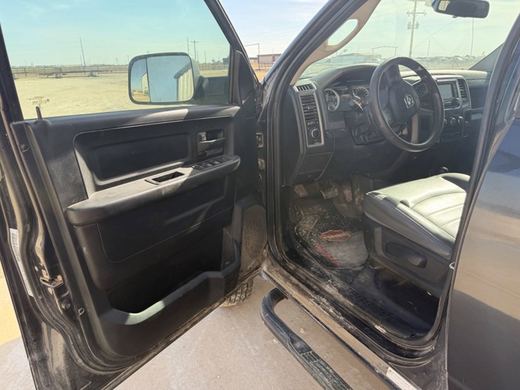 2015-ram-3500-tradesman-image-8