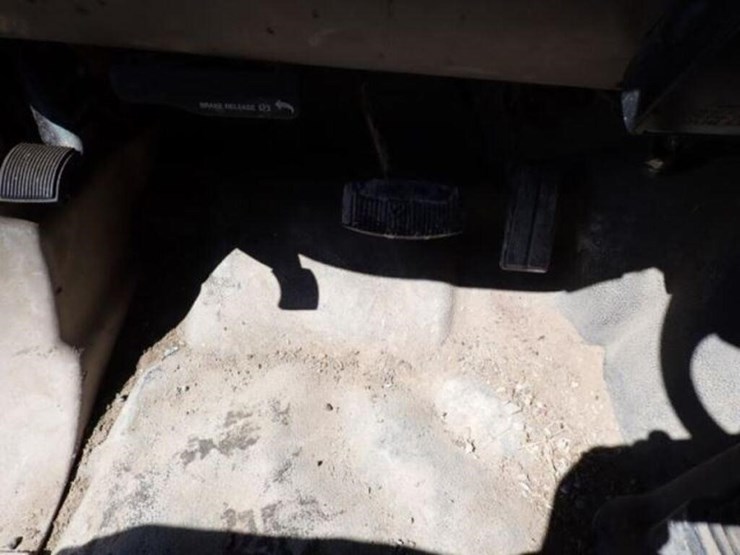 2003-ford-f550-xl-image-14