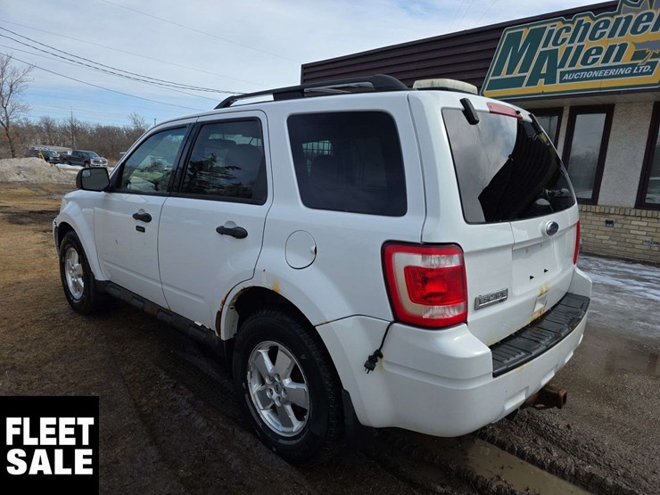 2011-ford-escape-image-4