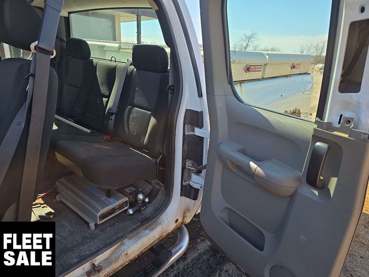 2010-chevrolet-silverado-2500hd-image-26