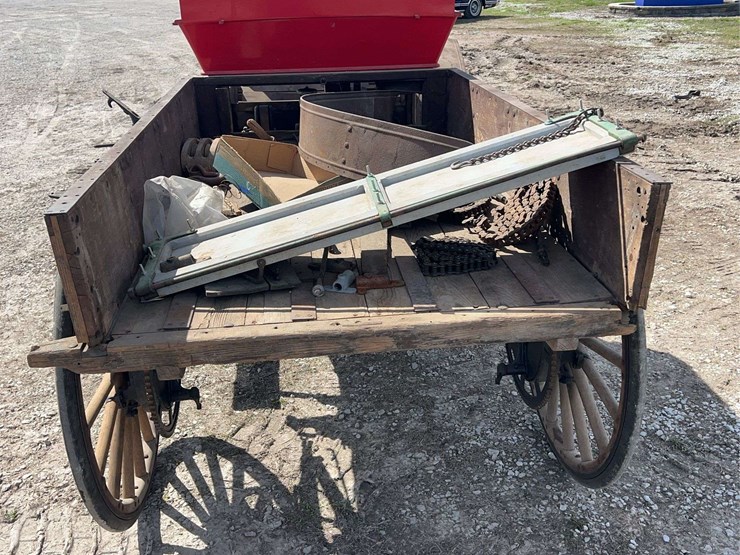 international-highwheeler---restoration-started---original-paint-bed-image-25