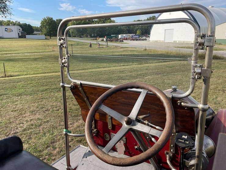 1917-american-la-france-firetruck-image-60