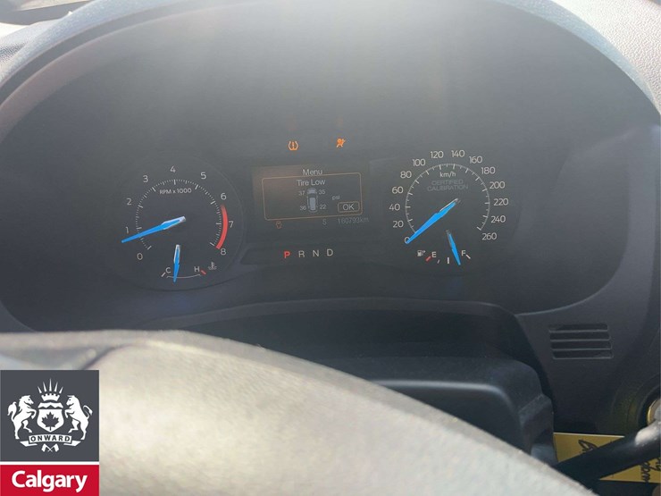 2019-ford-explorer-image-14