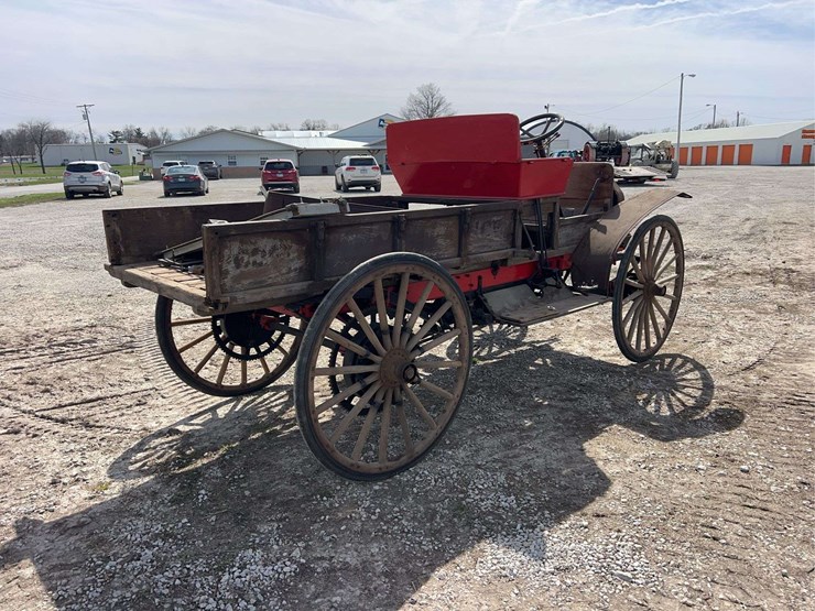 international-highwheeler---restoration-started---original-paint-bed-image-5