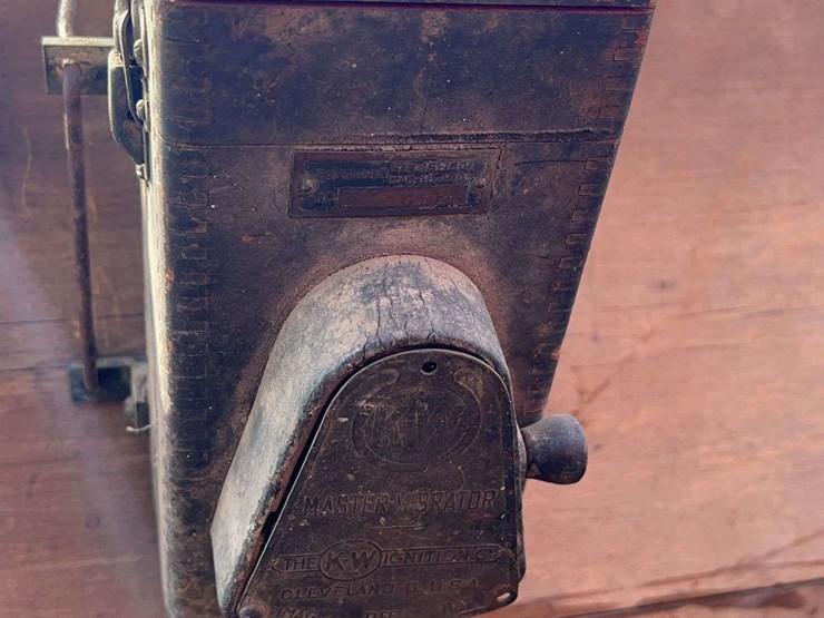 international-highwheeler---restoration-started---original-paint-bed-image-13