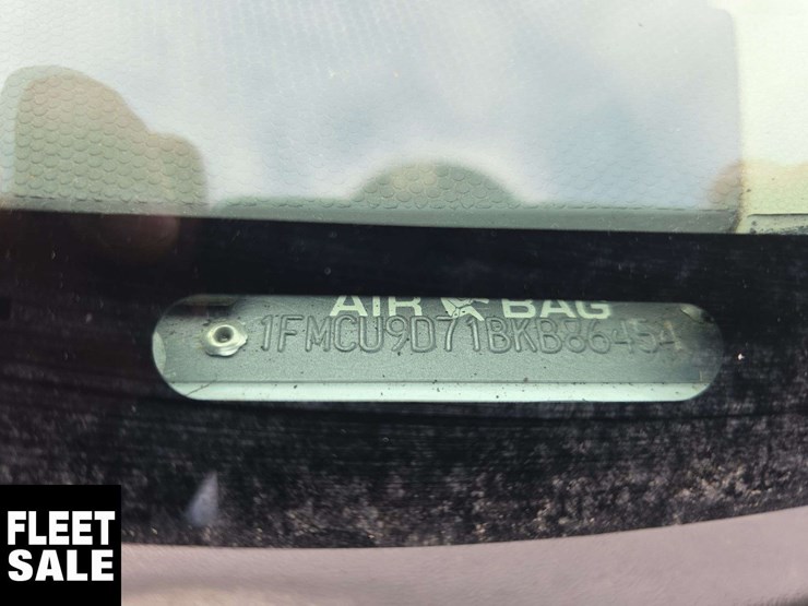 2011-ford-escape-image-38