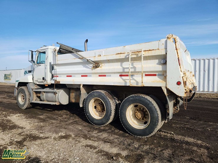 2001-mack-ch613-image-3