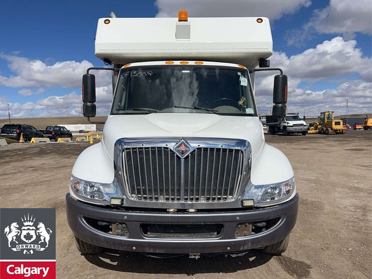 2012-international-durastar-4300-image-8