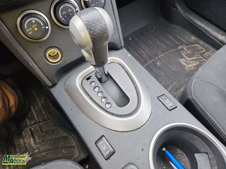 2013-nissan-rogue-image-24