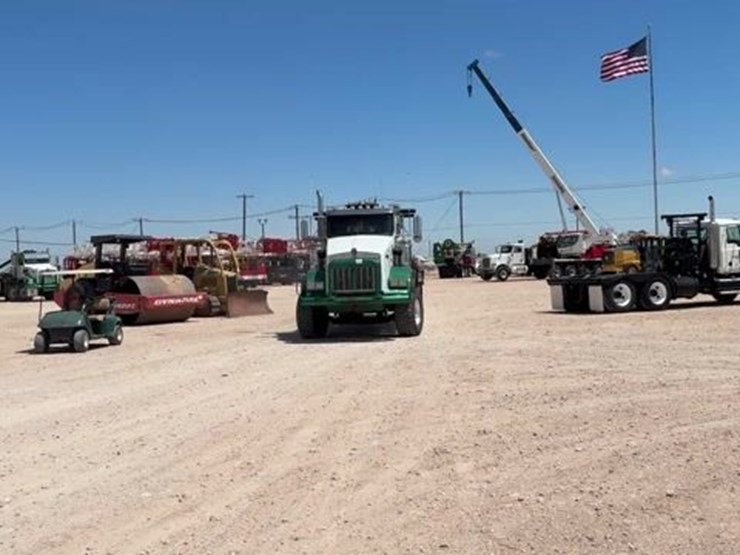 2013-kenworth-t800-image-27