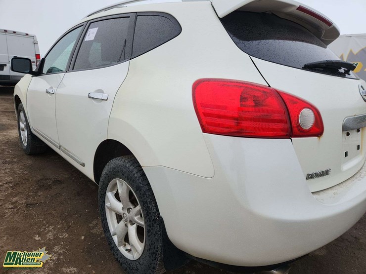 2013-nissan-rogue-image-34