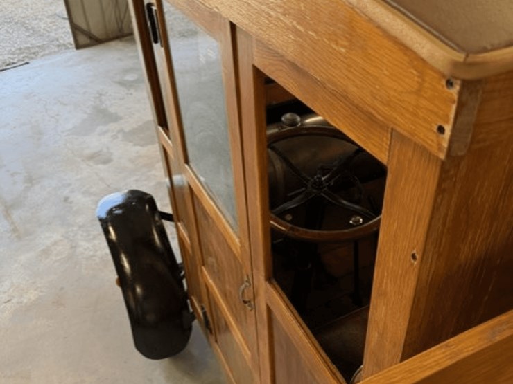 1920-traffic-truck-image-27