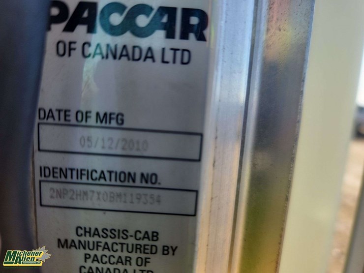 2011-peterbilt-337-image-52