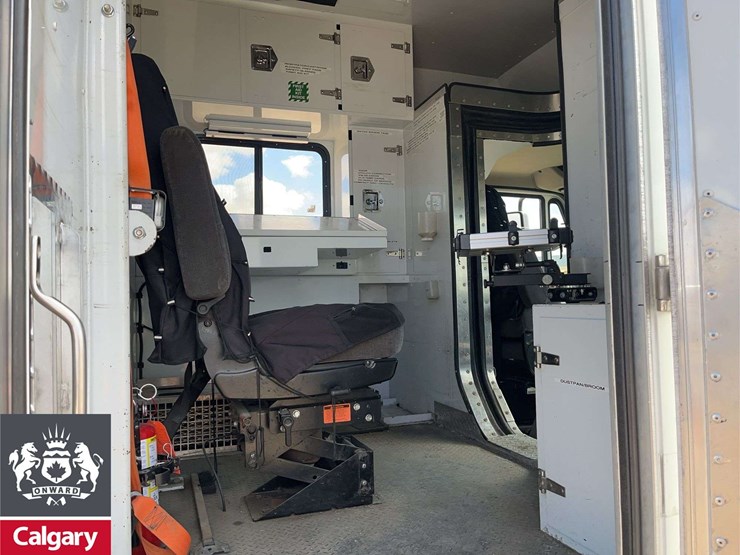 2012-international-durastar-4300-image-21