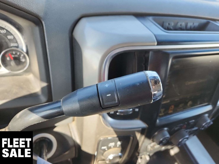 2013-dodge-3500-image-9