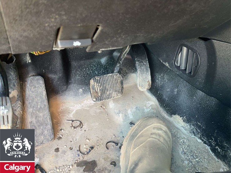 2019-ford-explorer-image-15