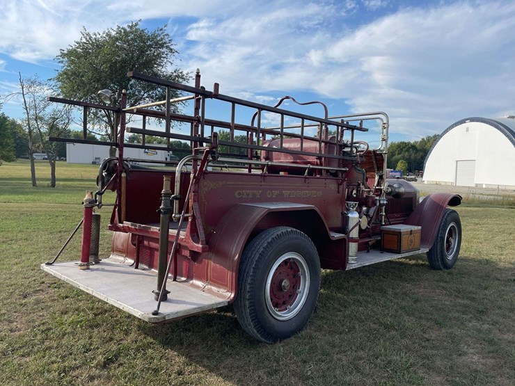 1917-american-la-france-firetruck-image-11