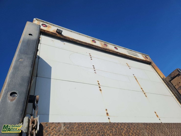 2011-peterbilt-337-image-48