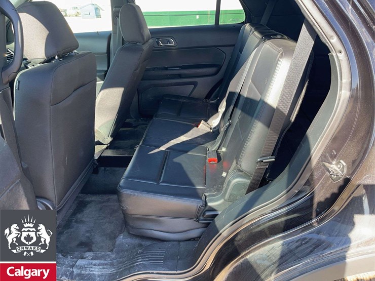 2019-ford-explorer-image-18