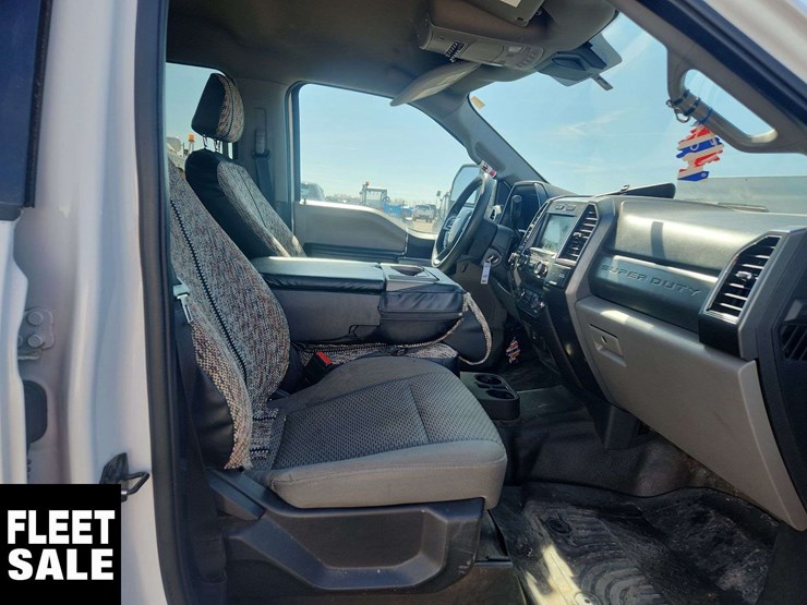 2022-ford-f350-image-16