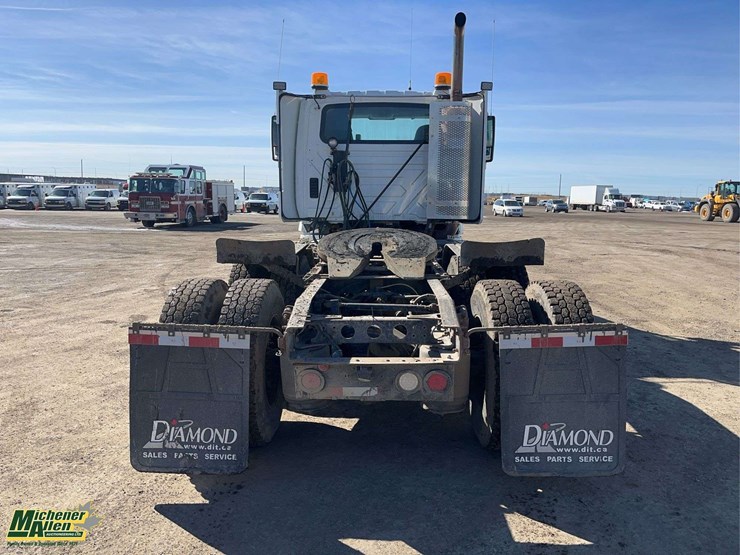 2010-international-prostar-image-4