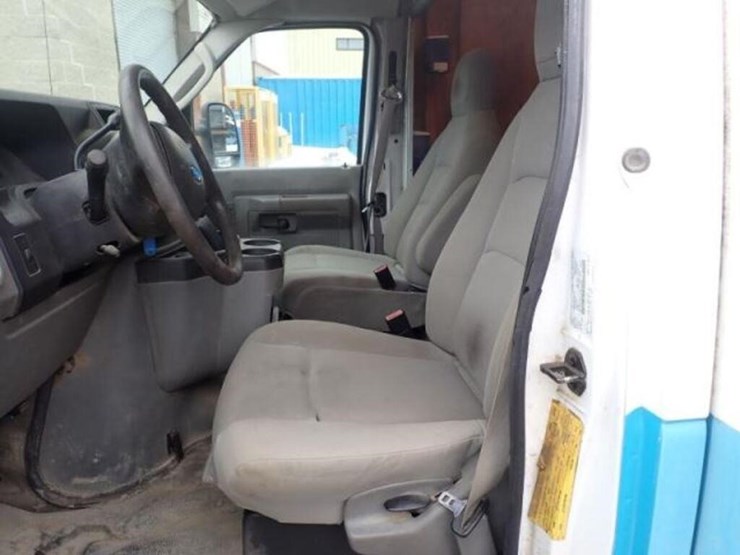 2009-ford-e450-image-17