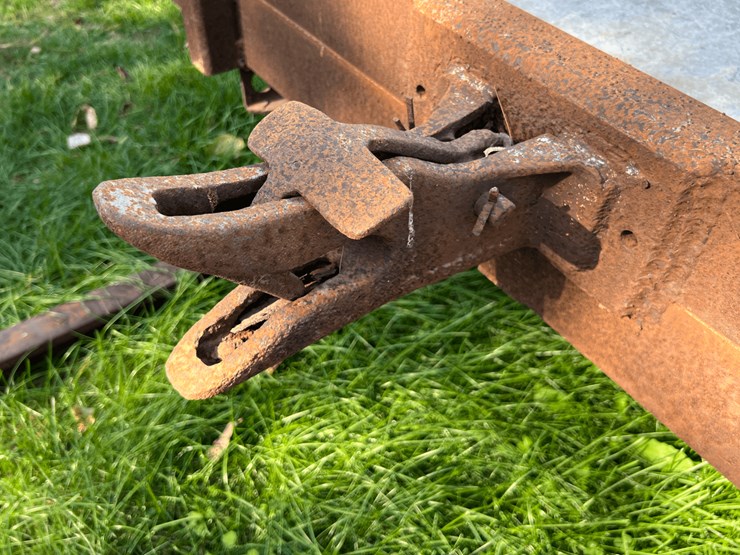 set-of-3-flat-cars-image-67