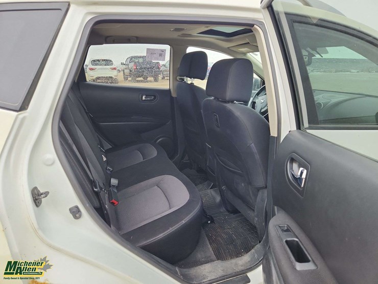 2013-nissan-rogue-image-17