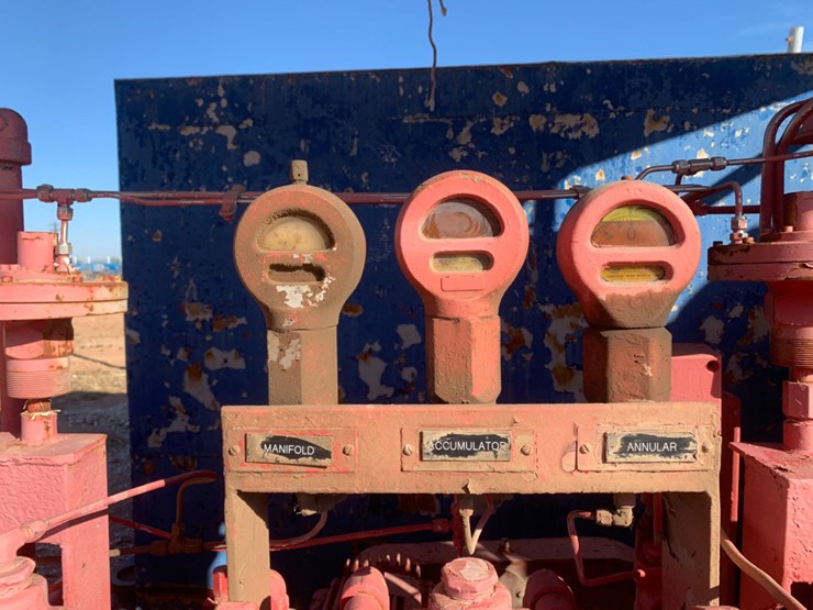 15’-l-x-8’-w-x-11’-t-skidded-bop-closing-unit-image-5