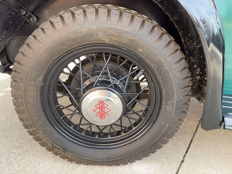 1934-international-c-1-canopy-express-image-11