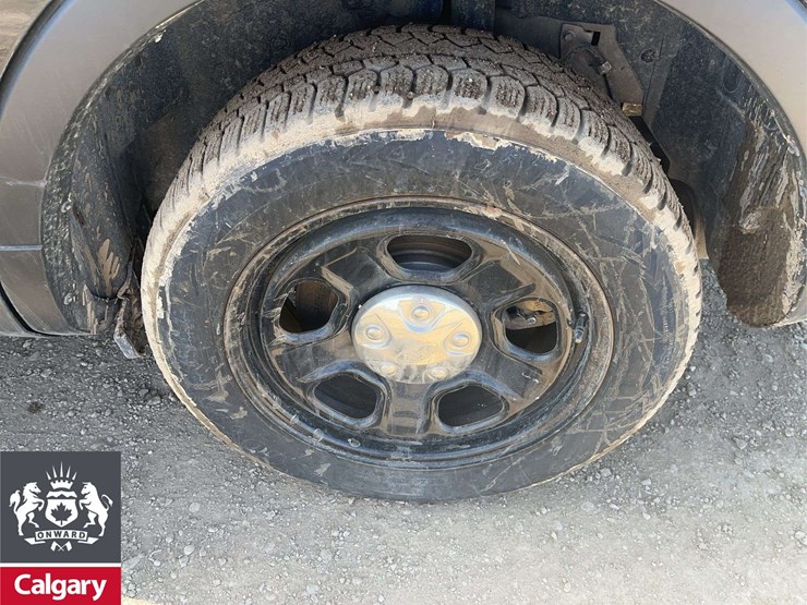 2019-ford-explorer-image-10