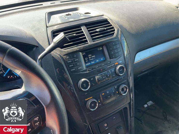 2018-ford-explorer-image-17