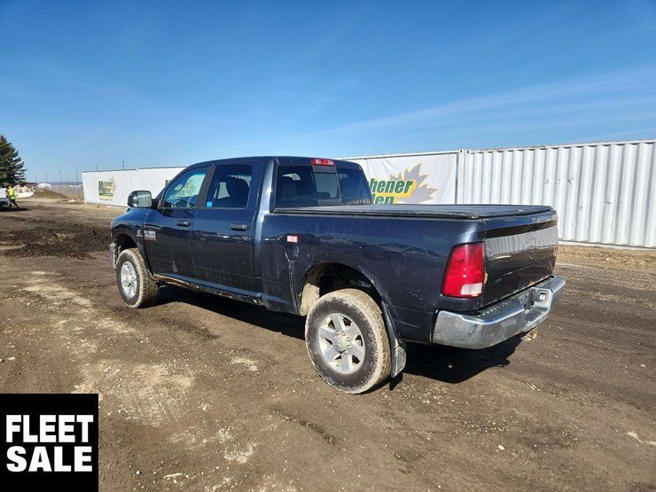 2013-dodge-3500-image-2