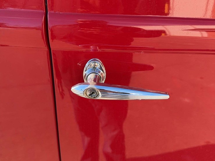 1937-international-d2-panel-truck-image-42