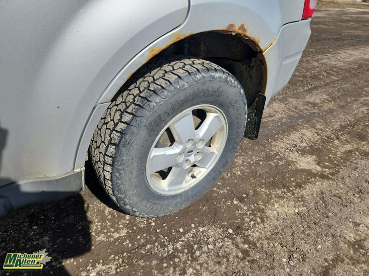 2008-ford-escape-image-11