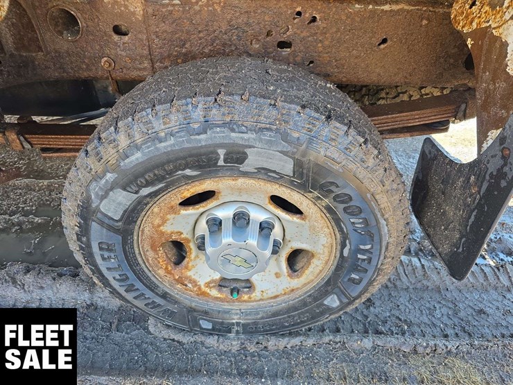 2010-chevrolet-silverado-2500hd-image-16