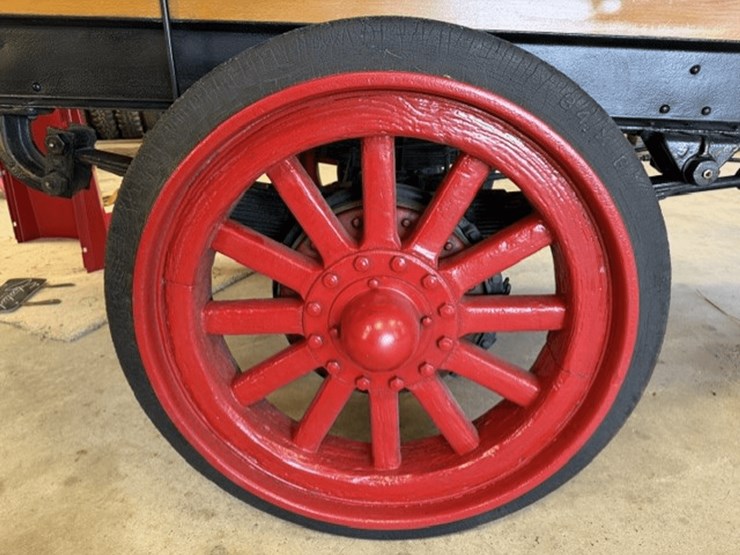 1920-traffic-truck-image-17