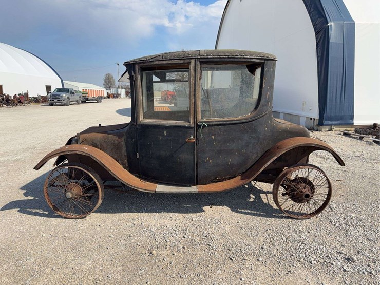 1916-milburn-electric-car-image-8