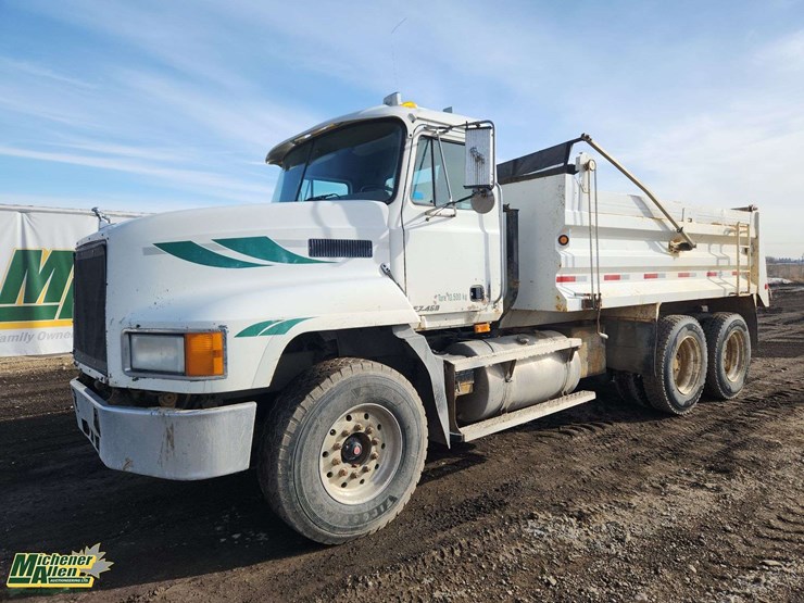 2001-mack-ch613-image-1