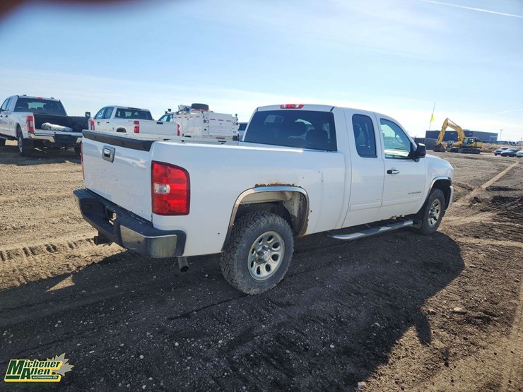 2010-chevrolet-silverado-1500-image-3
