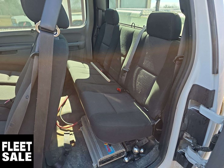 2010-chevrolet-silverado-2500hd-image-27