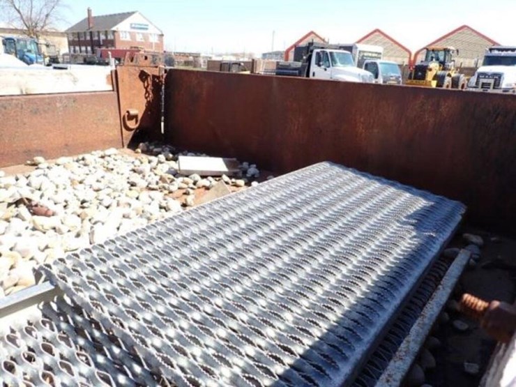 2003-ford-f550-xl-image-32