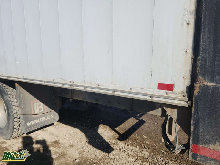 2011-peterbilt-337-image-46