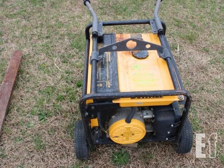 #1109-dewalt-dg7000-generator-has-30a-120vac-2-20a-image-6