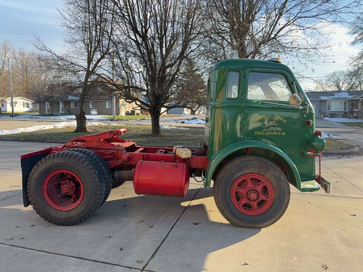 autocar-u70-truck-tractor-image-6