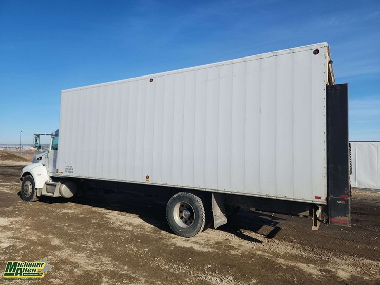 2011-peterbilt-337-image-3