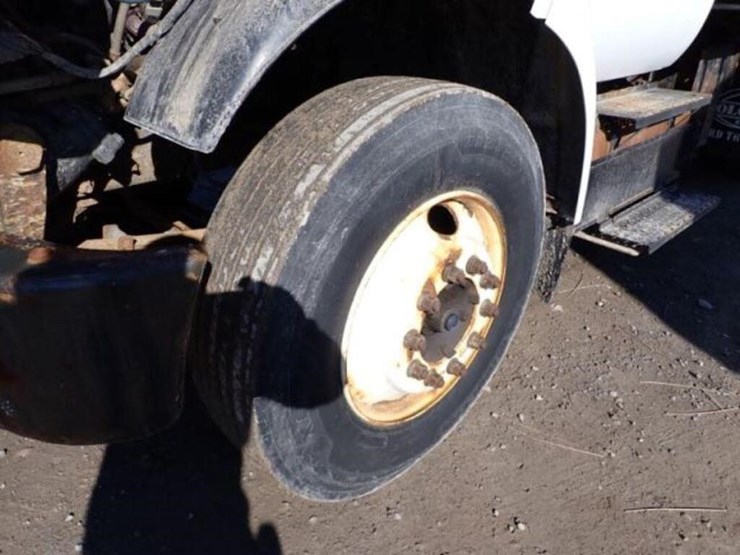 2016-ford-f650-image-35