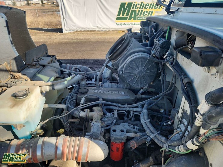 2011-peterbilt-337-image-26