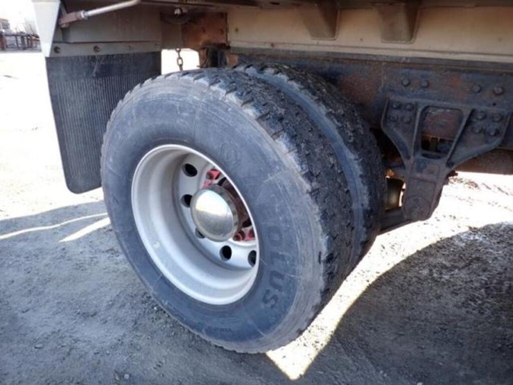 2013-kenworth-t800-image-63